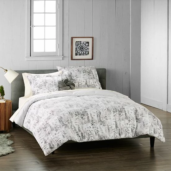 Cuddl Duds® Heavyweight Flannel Watercolor Floral Comforter Set With Shams 4 Cuddl Duds® Heavyweight Flannel Watercolor Floral Comforter Set With Shams - Image 4